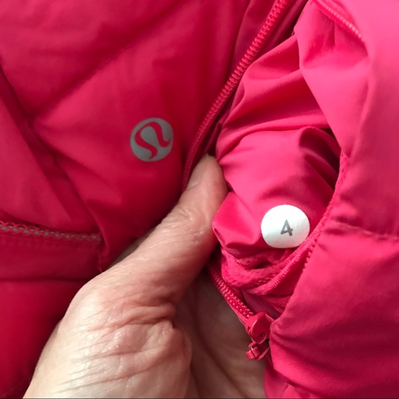 Lululemon Fluffed Up Vest Size 4 - Picture 4 of 7